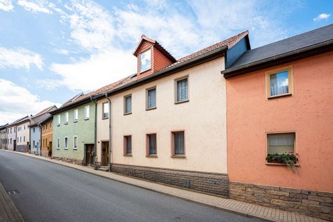 Straßenansicht (2)