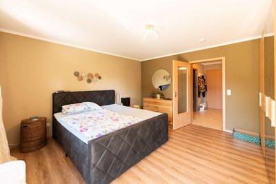 Schlafzimmer (2)
